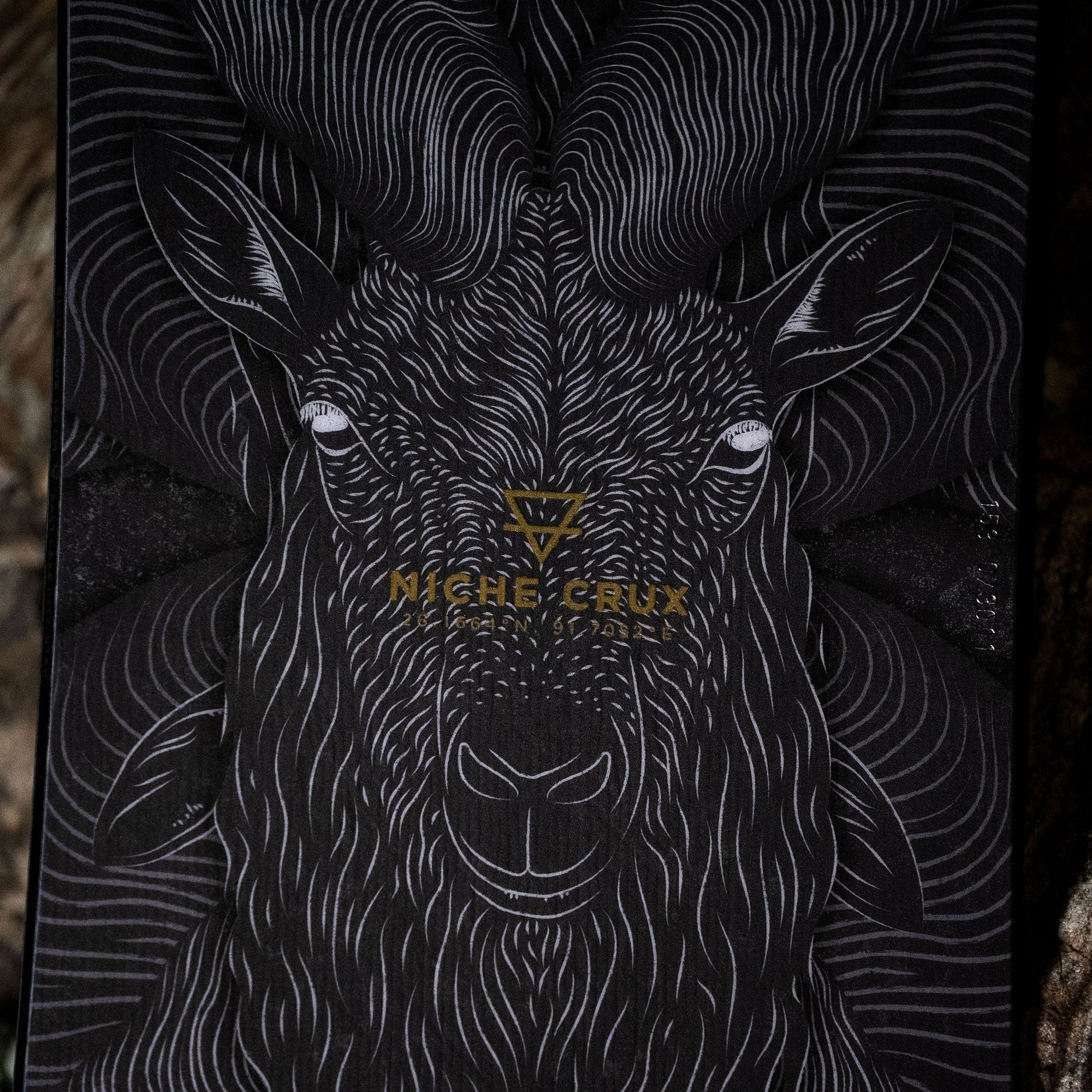 niche crux snowboard markhor graphic detail