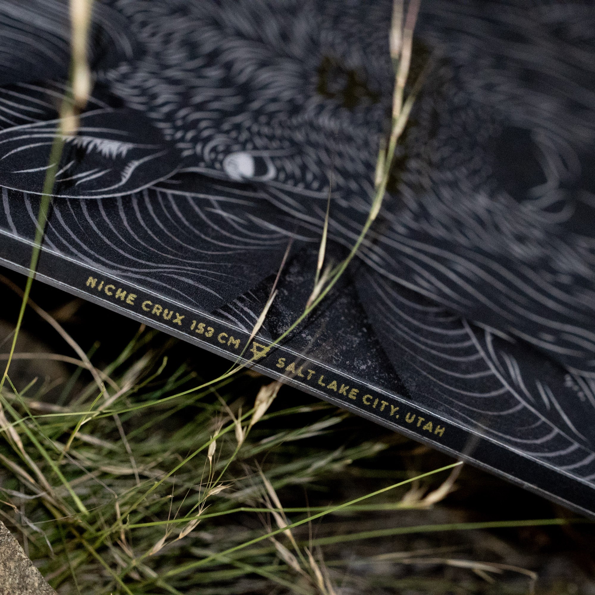 niche crux snowboard markhor graphic detail