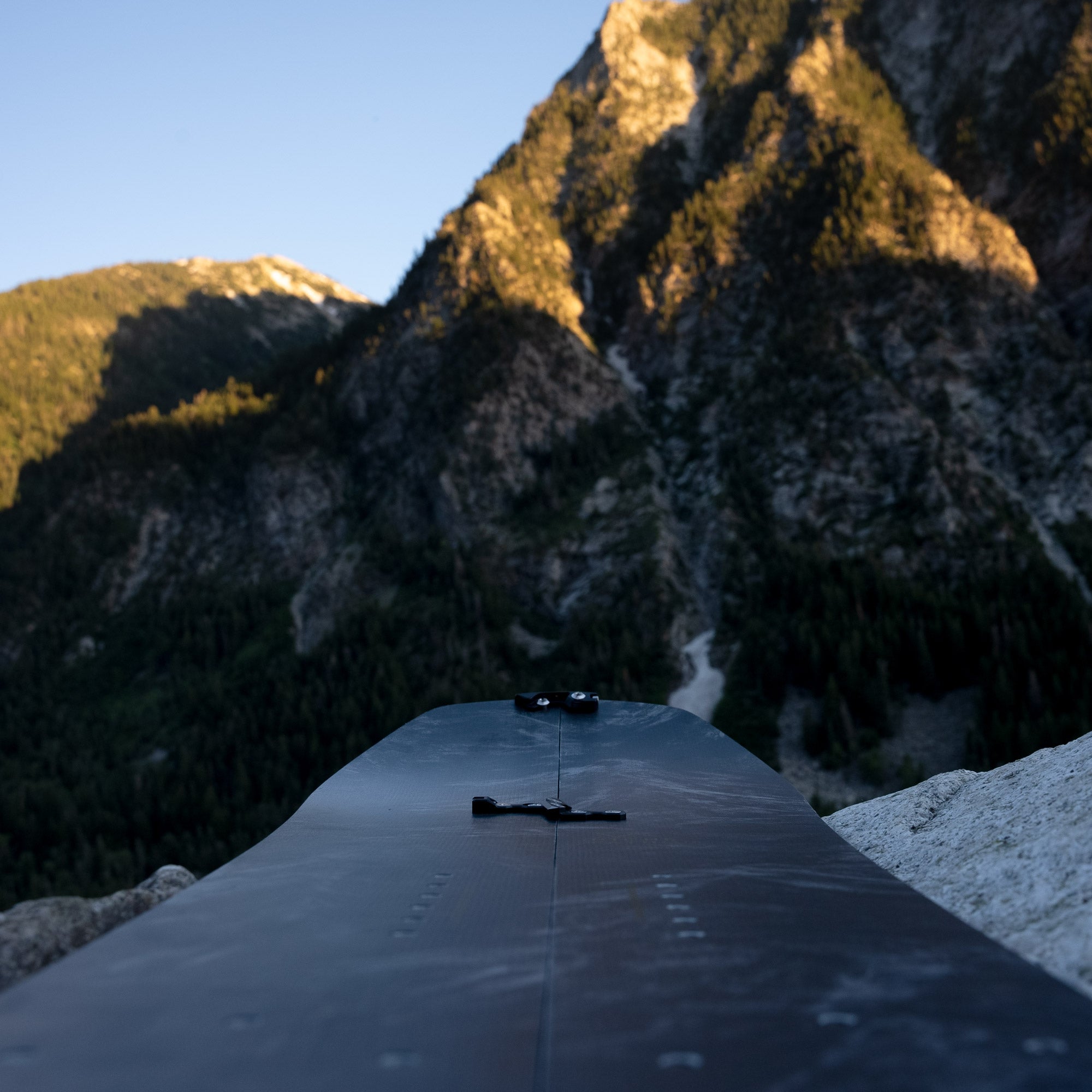 niche fathom snowboard charcoal graphic detail