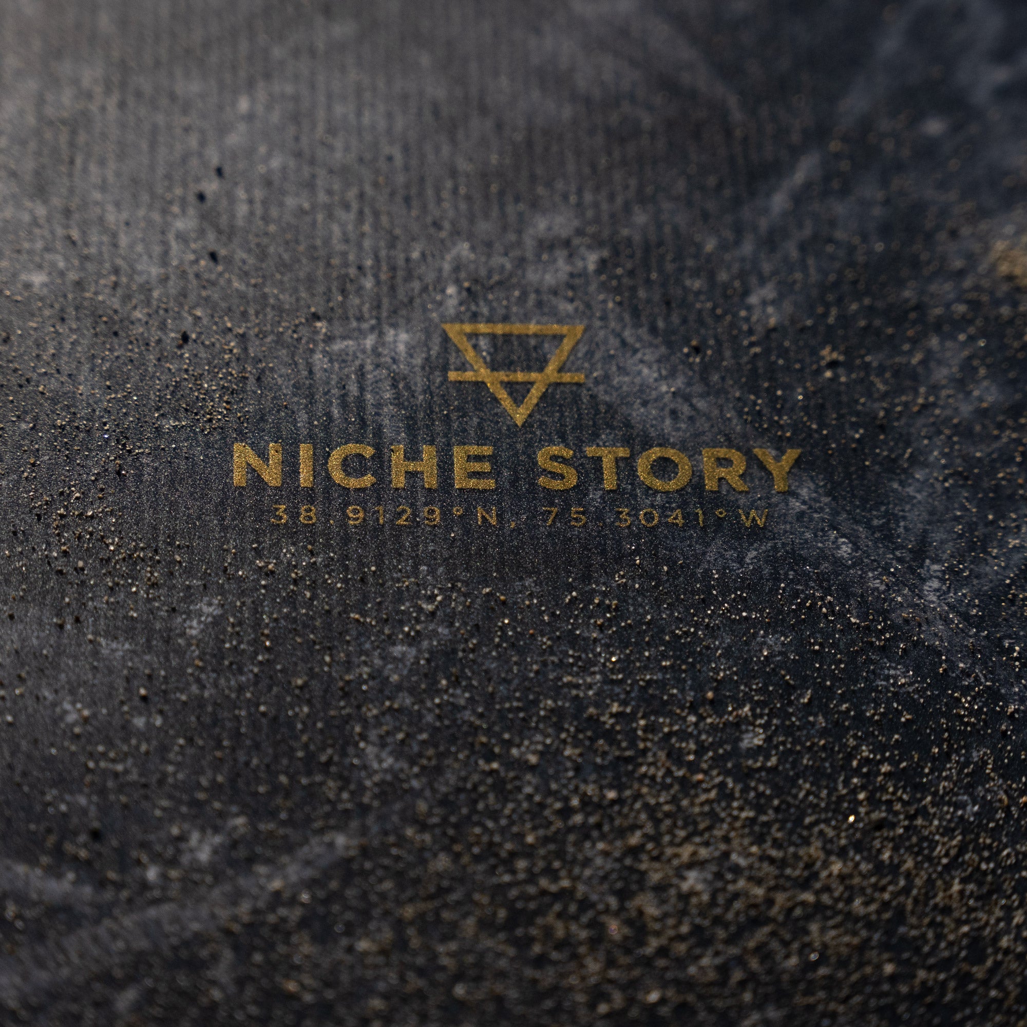 niche story snowboard crabs graphic detail