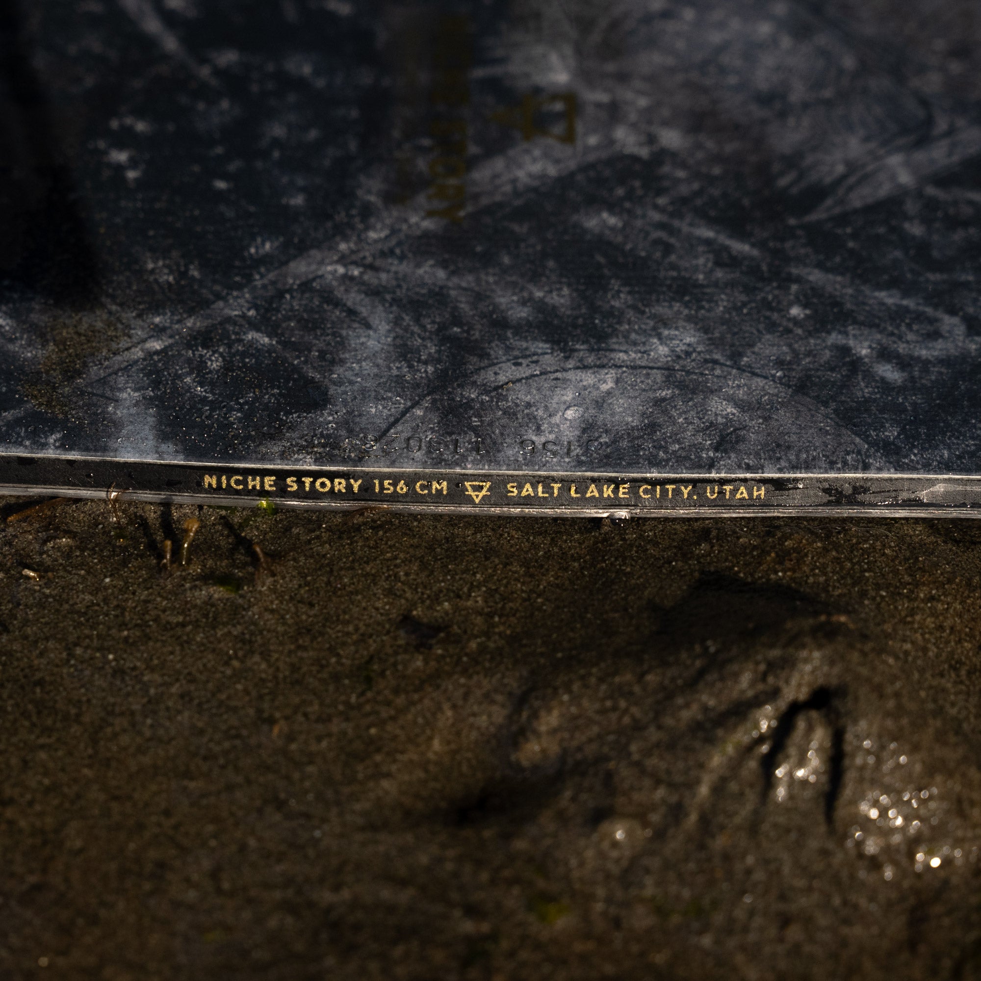 niche story snowboard crabs graphic detail