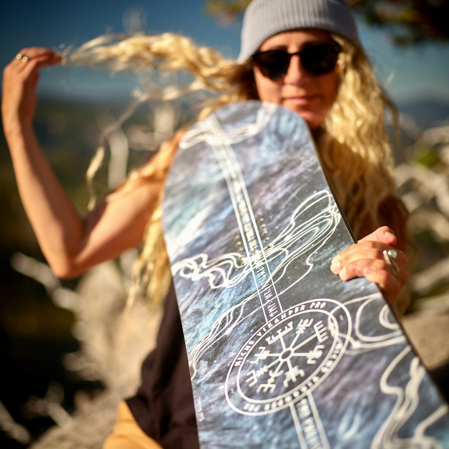 niche vikander snowboard graphic detail