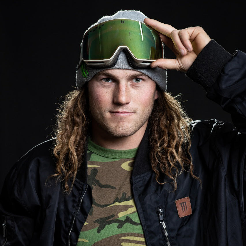niche snowboards team rider Iñaqui Lopez